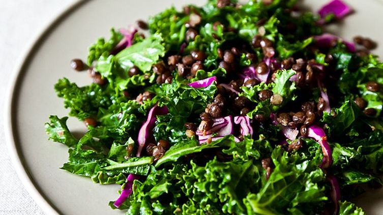 Ai grijă ce mănânci! SALATA care dăunează sănătății!