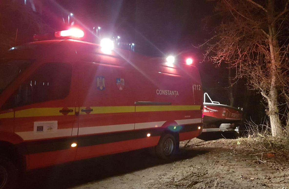 Alertă la Cernavodă. Un tânăr s-a aruncat în Dunăre de pe pod