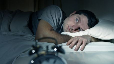 Ce se întâmplă cu tine atunci când nu dormi. E GROAZNIC! Mai faci așa ceva? 