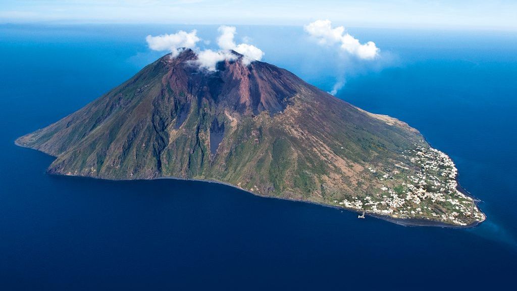 Evenimente stranii. După Etna, Stromboli, al doilea vulcan italian, este gata să erupă