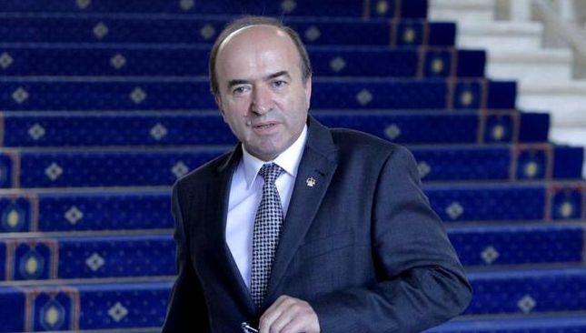 Tudorel Toader i-a trimis lui Iohannis revocarea lui Lazăr și îl amenință cu o sesizare la CCR