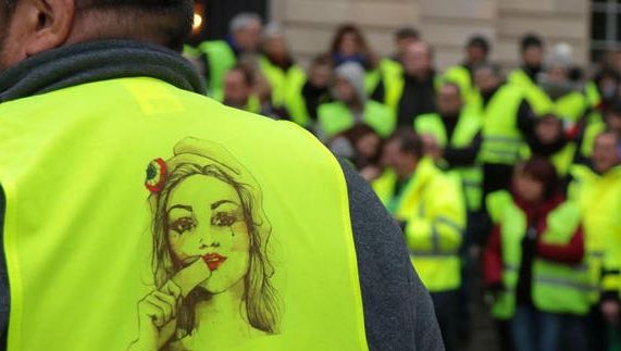 Protestul "vestelor galbene". Care este impactul economic al mișcărilor de stradă?