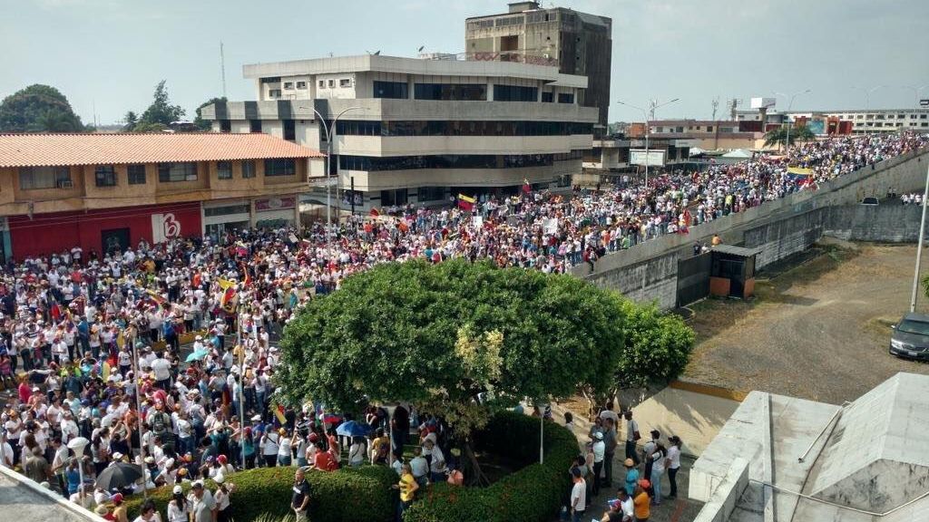 Conflict global în Venezuela. Armata mercenarilor ruși din Siria și Ucraina a ajuns la Caracas