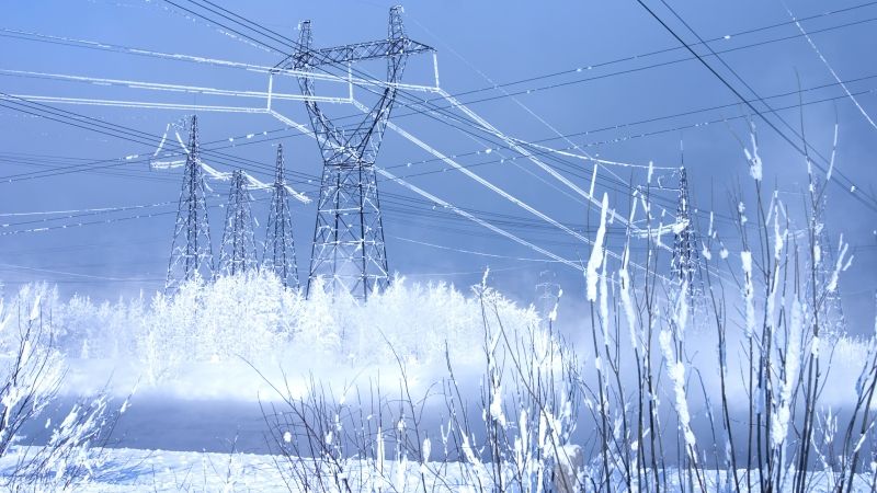 Fire rupte de gheaţă: 150.000 de case fără curent electric