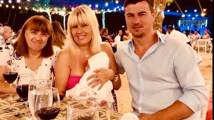 Elena Udrea, fotografie din noaptea de Revelion, alături de fetița ei