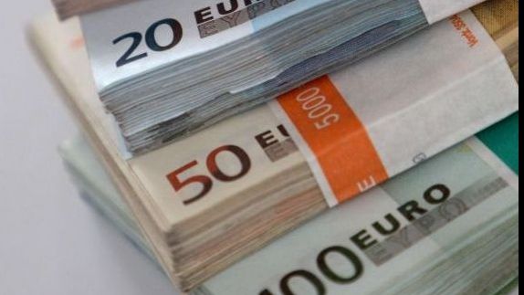 Euro a depășit, din nou, pragul de 4,76 lei