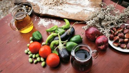 Secretele oamenilor care uită să moară. Ce mănâncă grecii din insula Ikaria