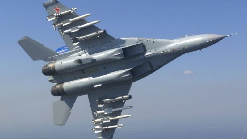 Alertă deasupra Mării Negre. Un avion rusesc interceptat de unul american. Manevre periculoase 