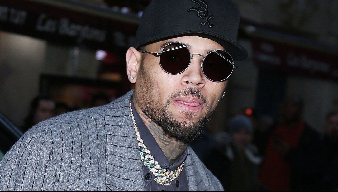 Un artist celebru a fost arestat pentru VIOL 