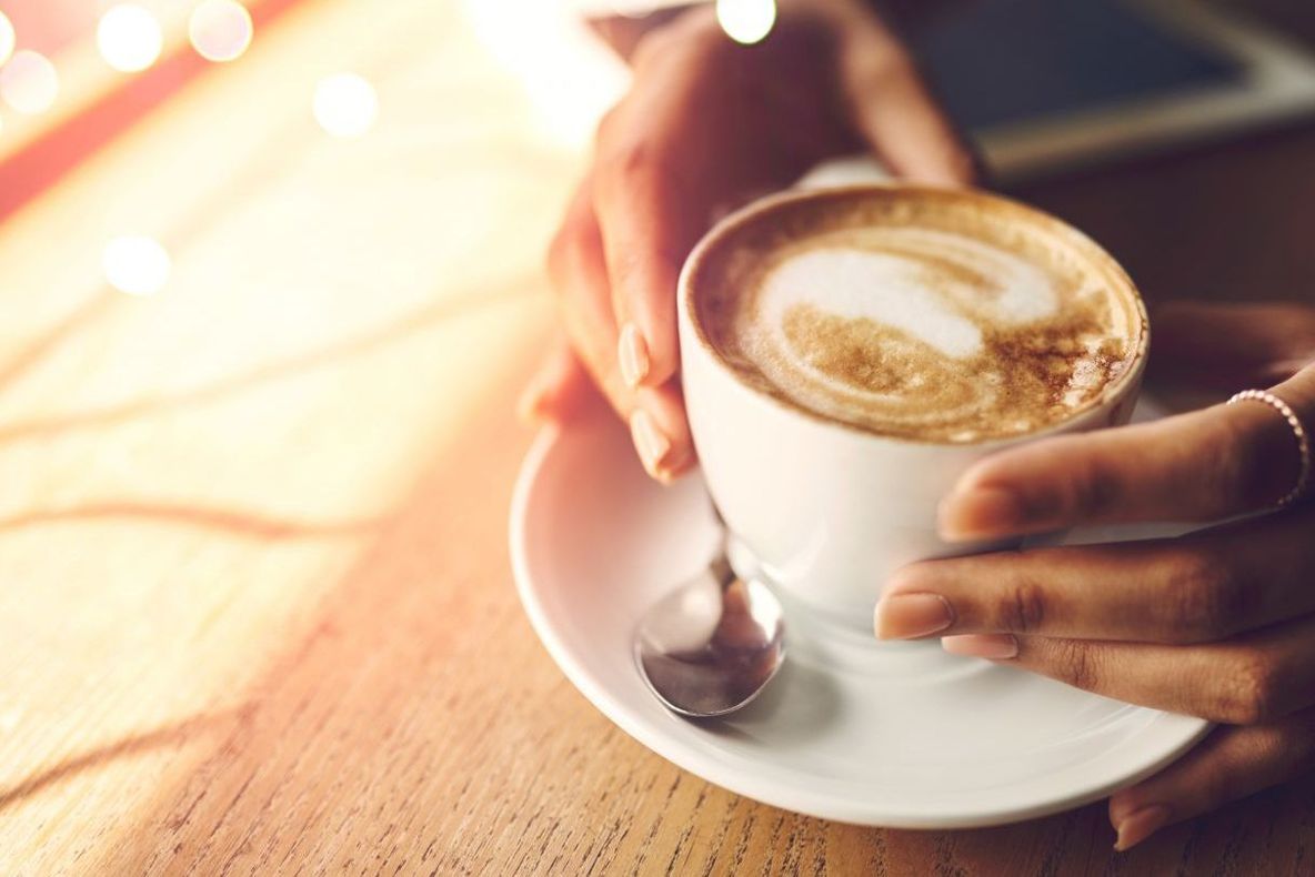 Ce se întâmplă în corpul tău după ce bei cafea. Reacții în lanț 