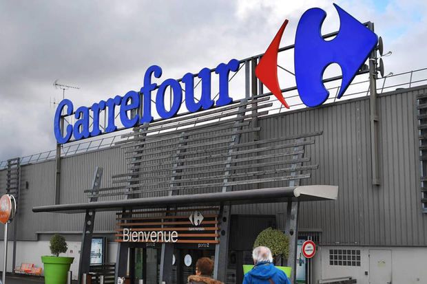 Frații Pavăl au cumpărat Carrefour România. Suma impresionantă plătită de patronii Dedeman