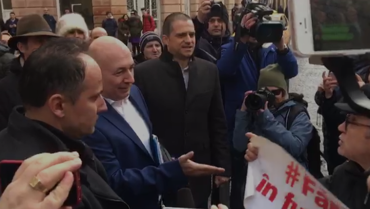 VIDEO | Codrin Ştefănescu, huiduit la Sibiu: ”Ce cauţi aici, mă, nesimţitule?”