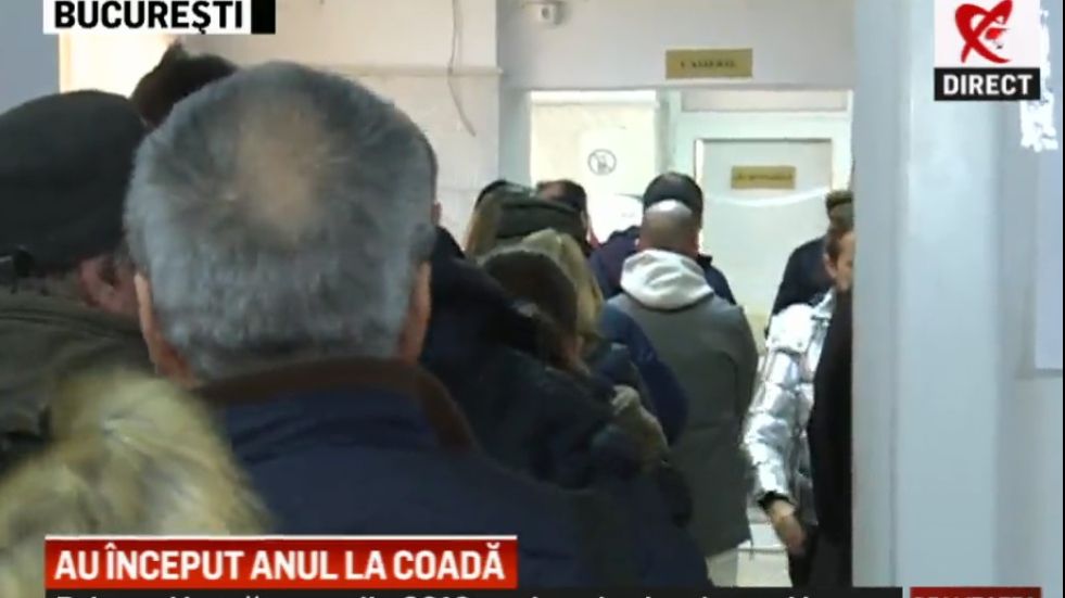 Cozi mari la ghișeele ANAF. De ce se îngrămădesc românii să-și plătească impozitele