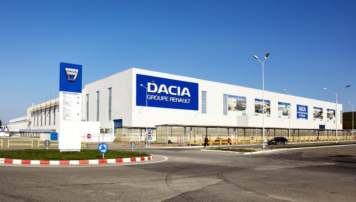 Dacia oprește șapte zile producția la Mioveni, din cauza crizei semiconductorilor