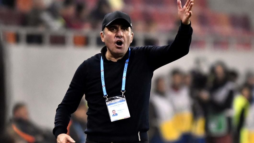 Hagi, replică devastatoare: "Cred că se plictiseşte. Îi ia 4 zile să-mi citească CV-ul"