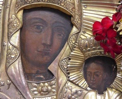 Icoana unică in lume aflată în România care înfăptuieşte miracole