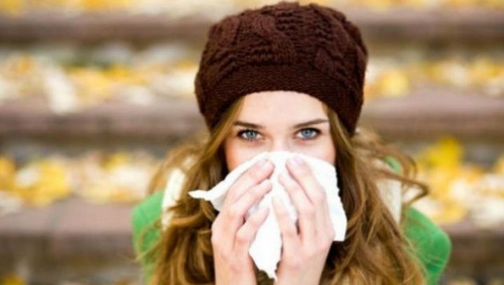 Ce se întâmplă dacă îţi sufli nasul prea des când eşti răcit? Este mai rău decât crezi