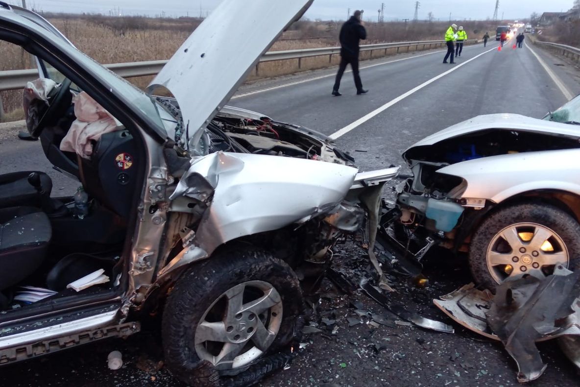 Accident rutier grav cu cinci victime, pe DN 1. Trafic blocat