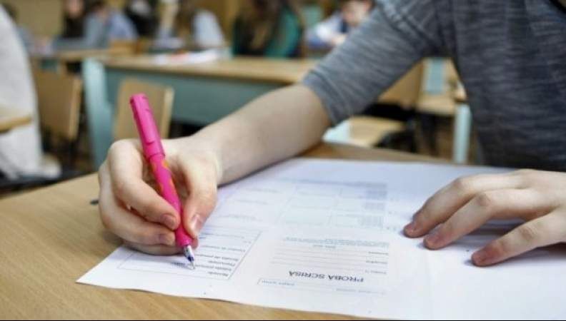 Cinci profesori, acuzaţi că au fraudat bacalaureatul, condamnaţi. Ce pedepse au primit