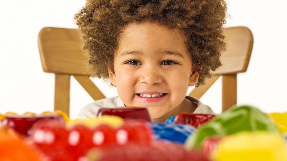 Otrava dulce! Copiii le consumă zilnic şi sunt extrem de toxice