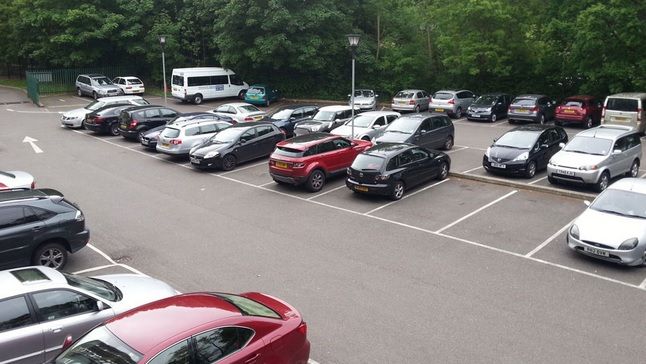 Atenție, șoferi! Noi taxe pentru locurile de parcare din Sectorul 4 din Capitală