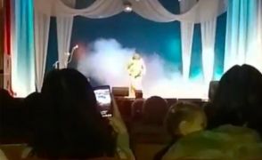 O cunoscută cântăreață a murit pe scenă - Imagini șocante