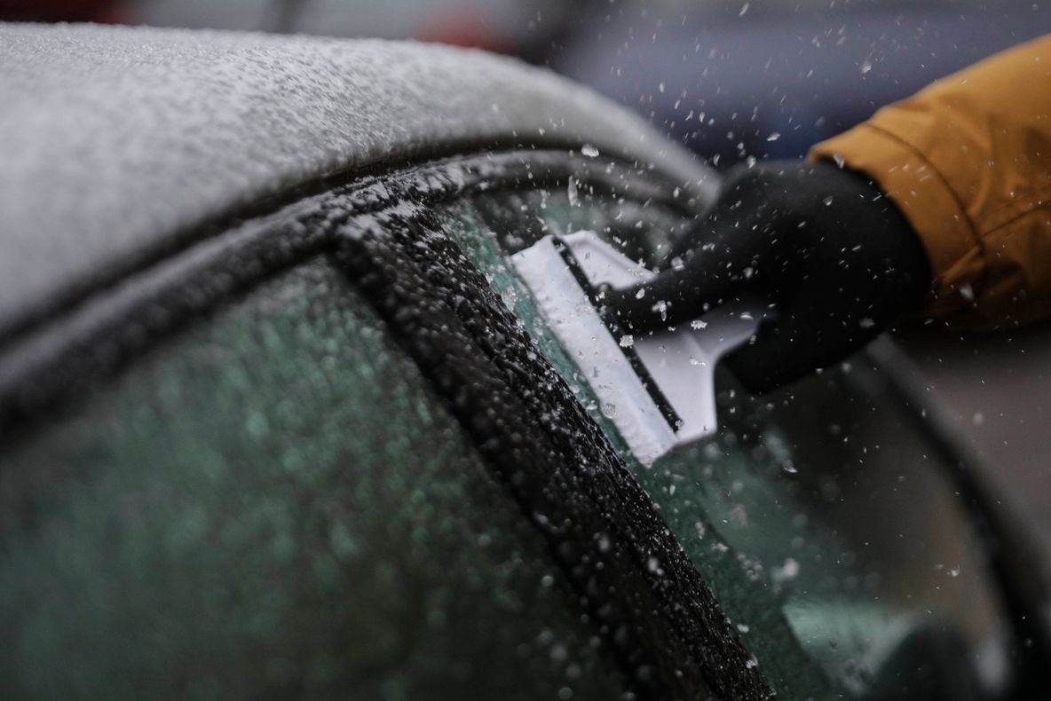 Informare meteo de vreme DEOSEBIT de rece, brumă și îngheț la sol până sâmbătă dimineață