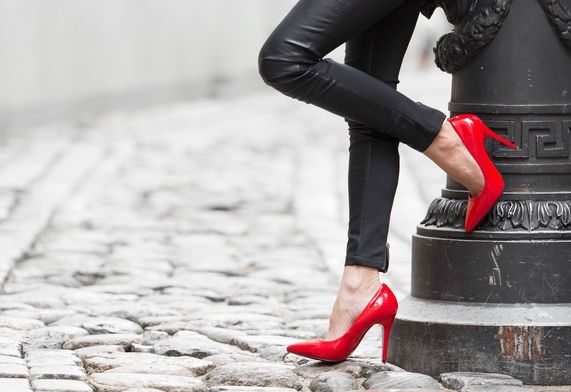 Aventura unui student cu o prostituată de lux, un coșmar! Tânărul, salvat de părinţi