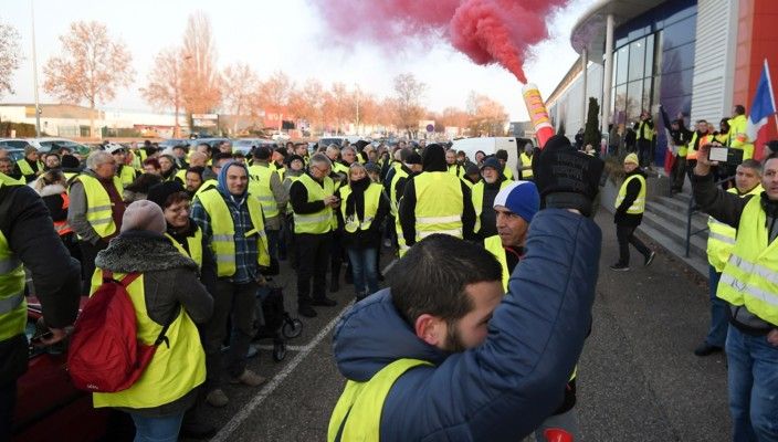 Noi proteste ale mişcării „Vestele galbene” în Franța. Violenţe Toulouse și Nantes