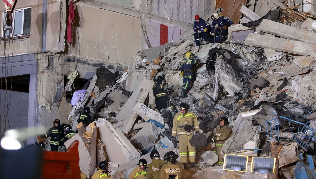 Lacrimi după TRAGEDIA din Rusia. Bilanțul - 39 de morți. Operaţiunile de căutare şi salvare, oprite 