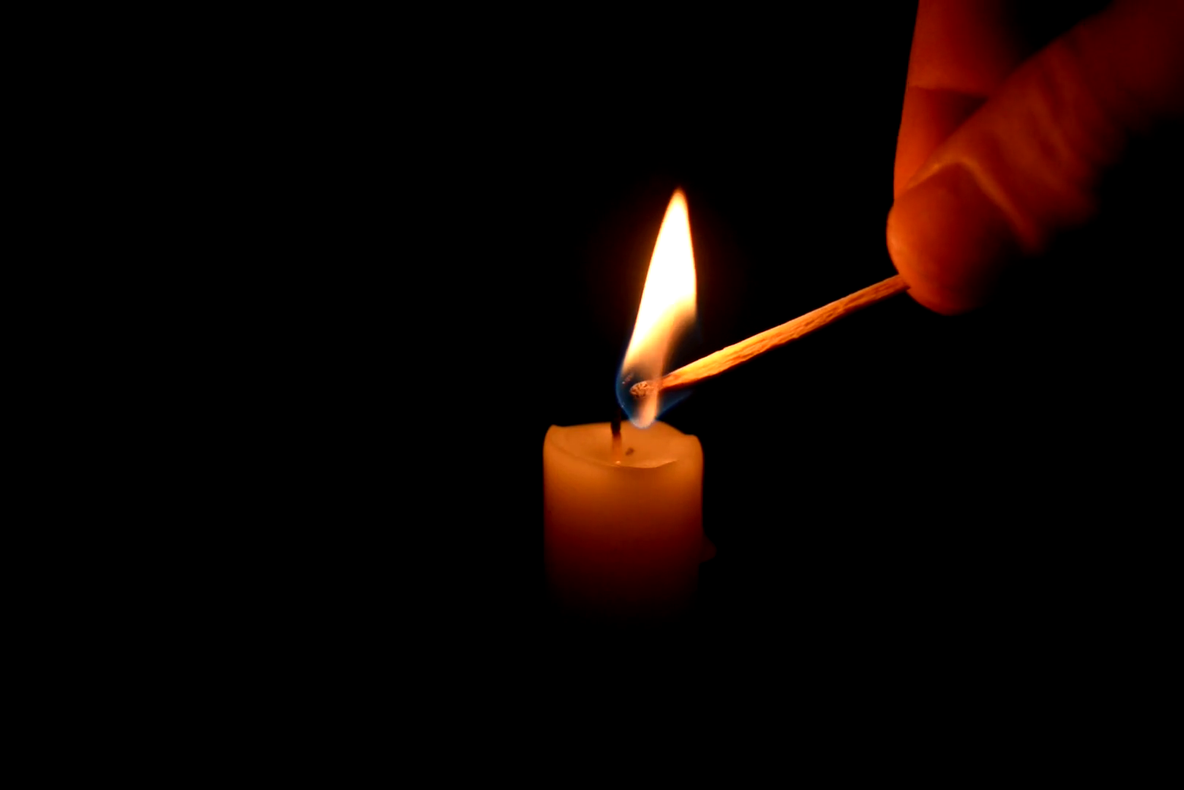 Un îndrăgit prezentator TV a fost găsit mort în casă