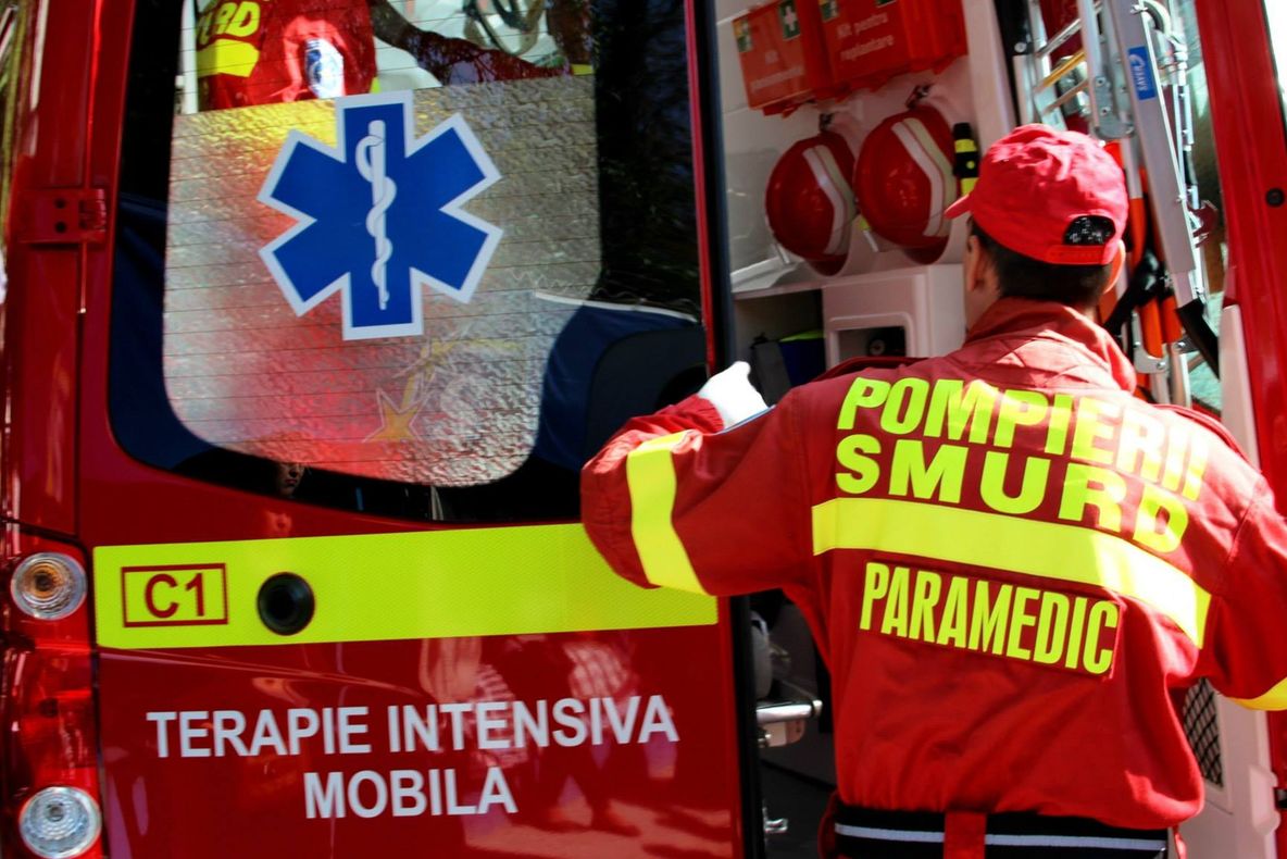 Mama și șapte copii, intoxicați cu gaze de la sobă 