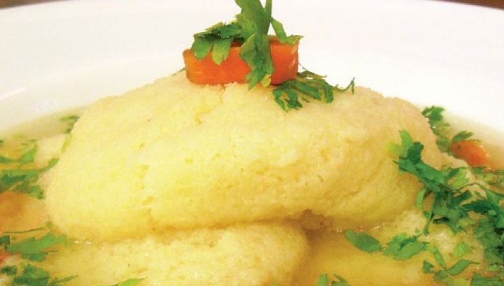 Cum să faci cea mai bună supă cu găluște pufoase. Secretul bucătarilor