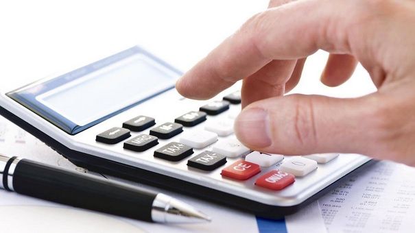 O nouă taxă intră în vigoare duminică. Ce contribuabili vor trebui să o plătească