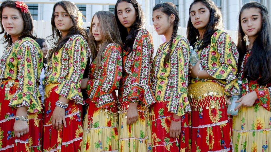 Ziua Limbii Romani - promulgată de Klaus Iohannis