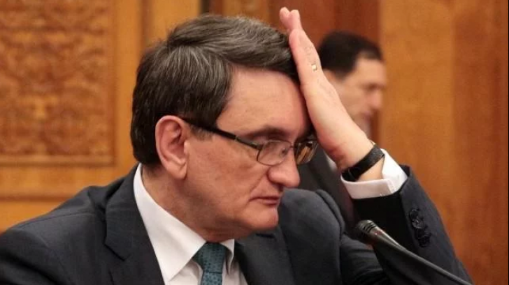 Opoziția cere revocarea lui Victor Ciorbea