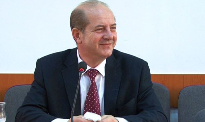Primarul de la Alexandria a primit, 3 ani consecutiv, 80.000 lei cadou de la sora sa