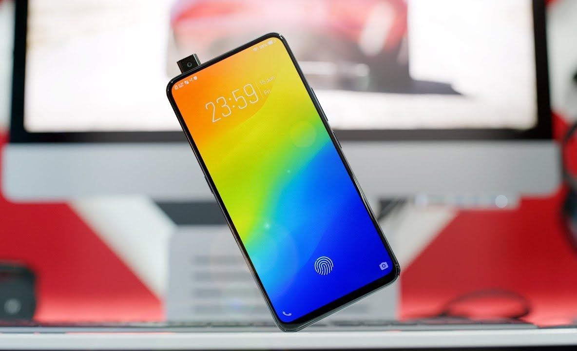 A fost lansat primul smartphone cu breton și fără butoane 