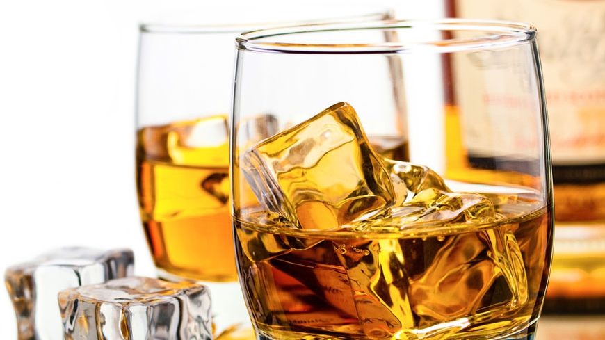 Băuturile alcoolice care te îngraşă. Tot ce trebuie să știi 