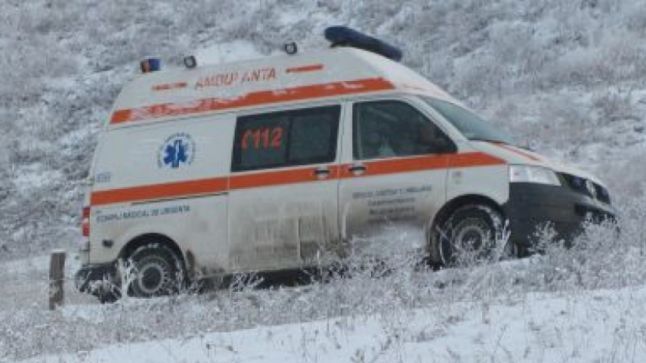 Iarna creează probleme. Unde a fost nevoită o femeie să nască 