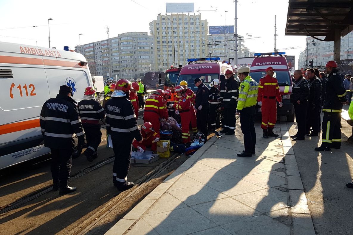 Accident în Capitală: Cinci maşini s-au ciocnit în Pasajul Obor. Trafic blocat