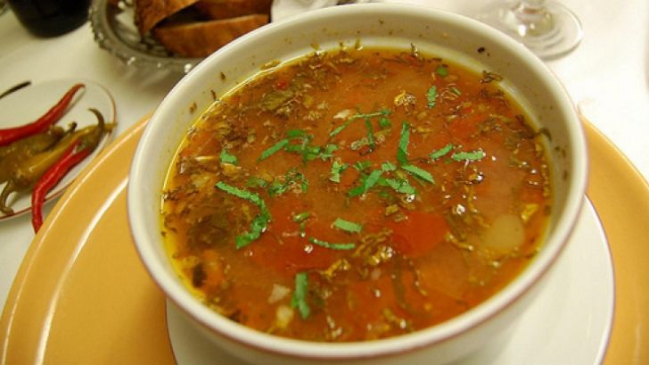 Otrava din ciorbă. Greşeala pe care o fac toate gospodinele atunci când gătesc ciorba