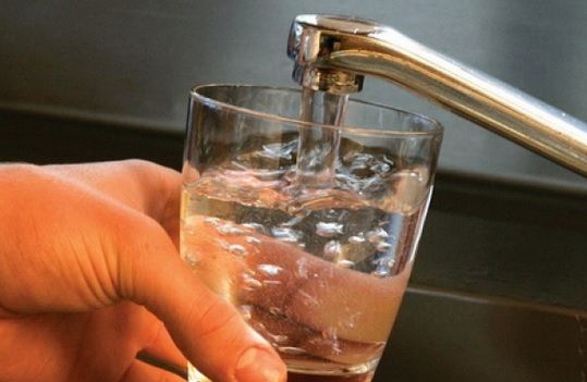 Decizie în premieră, în justiție! Primarul și prefectul, obligați să tragă apă în comună