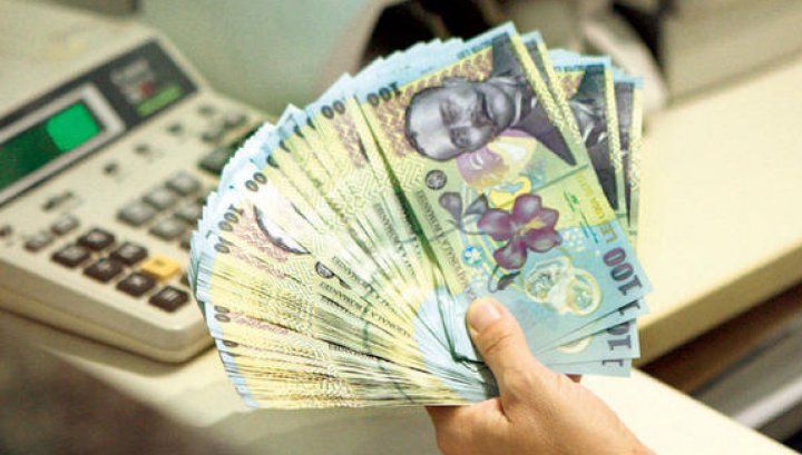 Ce înseamnă când visezi bani