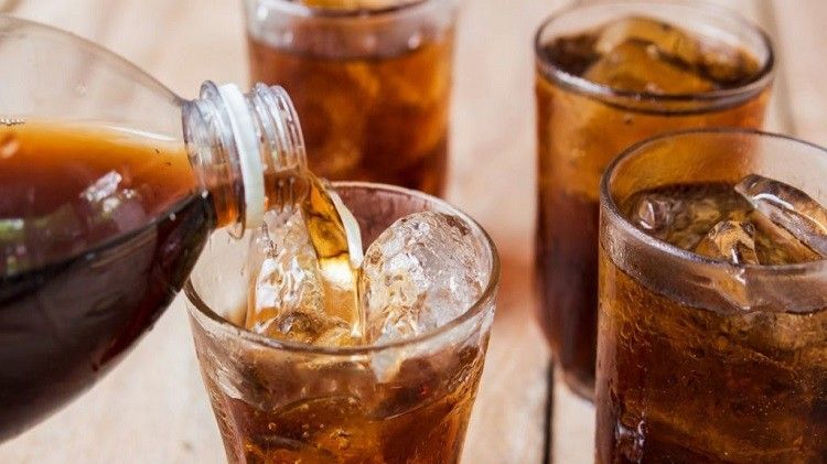 Cum să răcești mai repede băuturile pe timp de caniculă extremă. Câteva trucuri de la specialiști