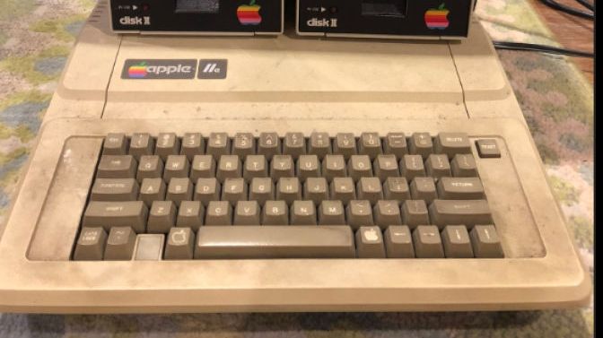 Calculator găsit într-un pod după 30 de ani. Proprietarul a rămas mască