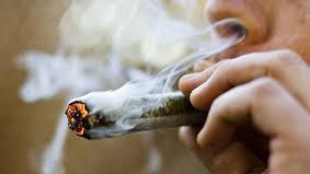 Ce se întâmplă cu adolescenții care consumă canabis. E înfiorător! 