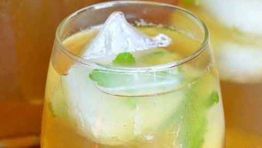 Ceai verde cu cidru din oțet de mere - bombă pentru slăbit. Scapi rapid de 3 kilograme!