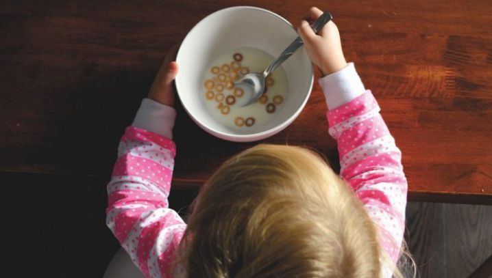 Nutriționist: "E o prostie să forţezi un copil să mănânce tot sau ceva ce nu-i place"