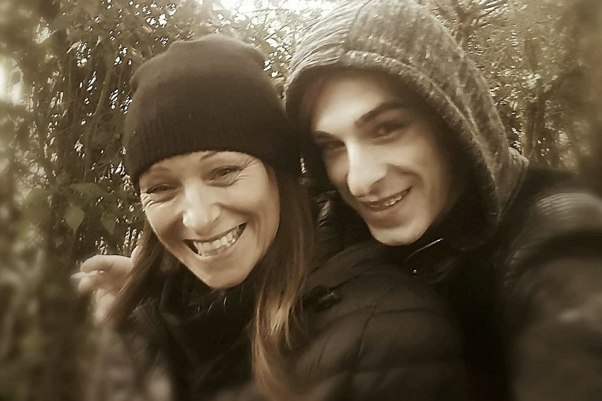 A băut 6 doze de energizant pe zi, timp de 7 luni, iar ce a apărut în gura lui e şocant!